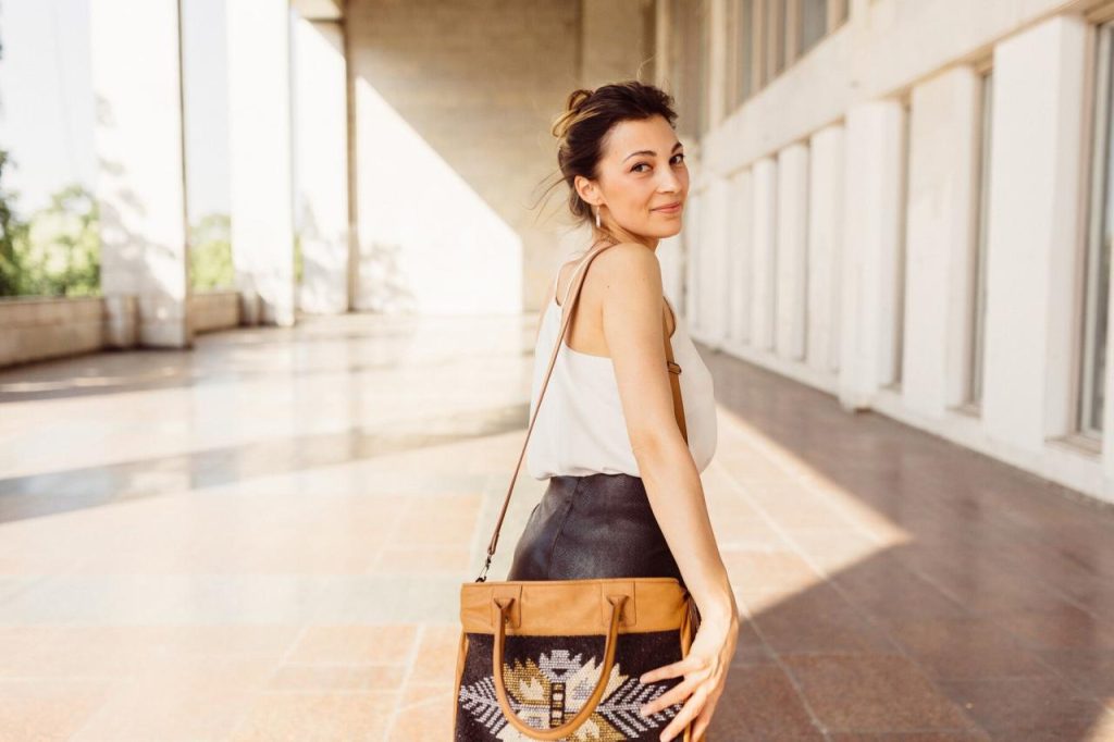 Choosing the Right Cross Body Bag for Your Needs